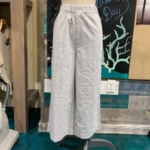 NWT forever 21 cropped pants